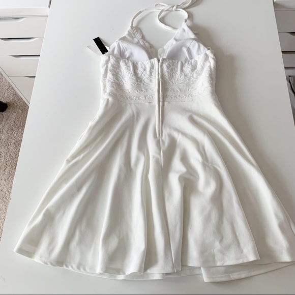 Xtraordinary halter neck scalloped lace bodice fit-and-flare dress size medium - Picture 5 of 13